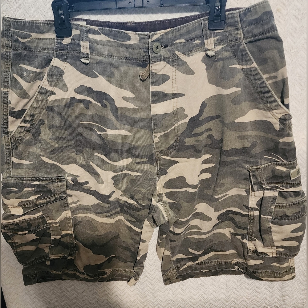 Union Bay cargo shorts